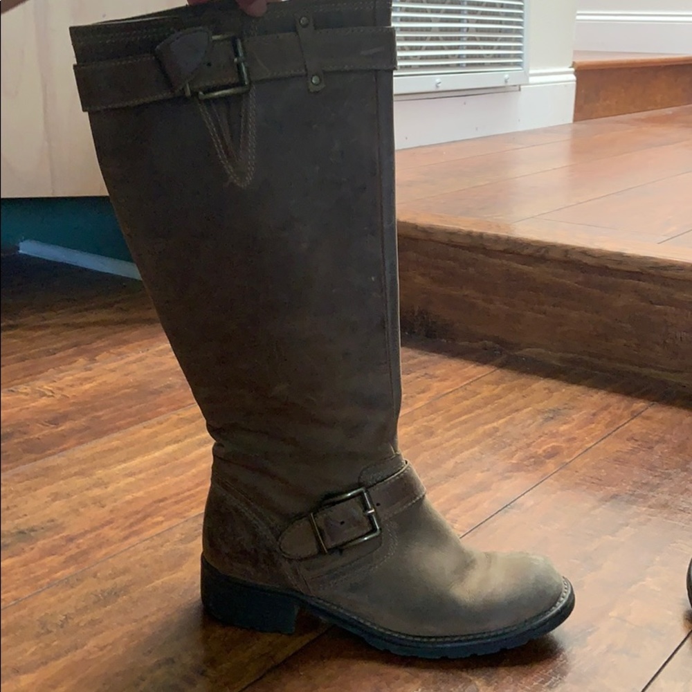 Heeled boots
